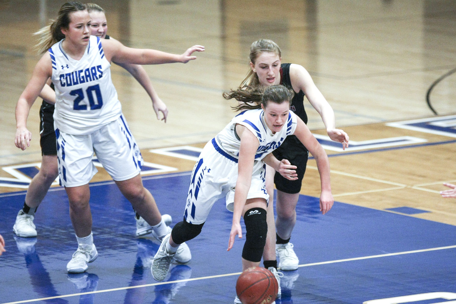 Craig girls beat Middleton